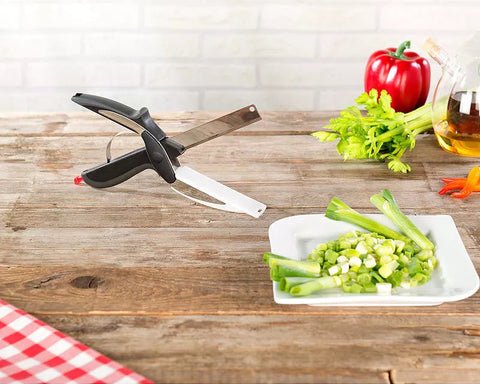 لوحة تقطيع inox مع مقص 2 في 1 – كلشي فمطبخك بلا تعب!